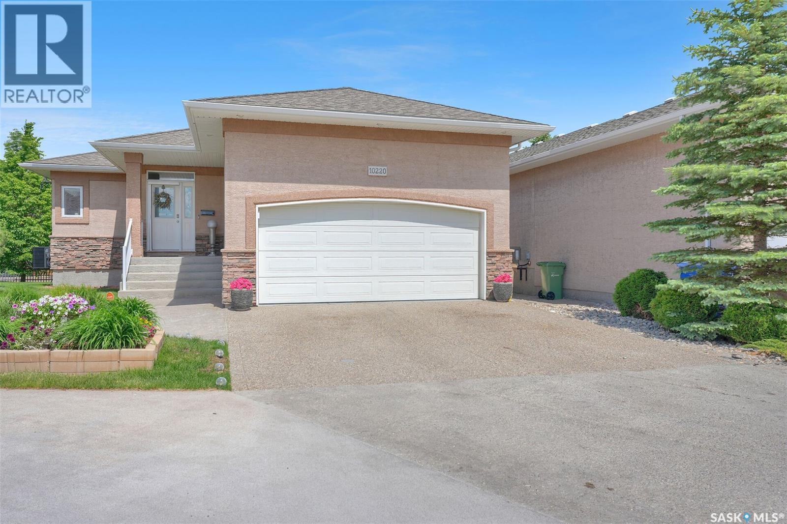 10220 Wascana Estates, Regina, Saskatchewan  S4V 3E5 - Photo 2 - SK040439
