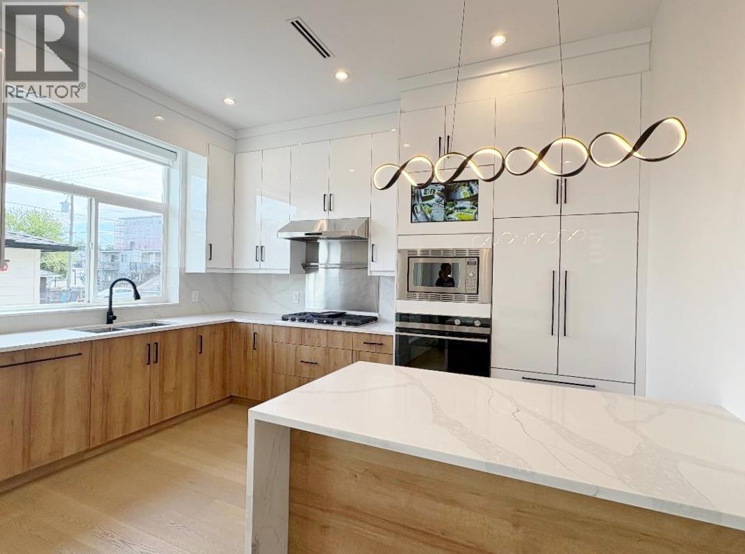2026 E 32nd Avenue, Vancouver, British Columbia  V5N 3B8 - Photo 11 - R3124379