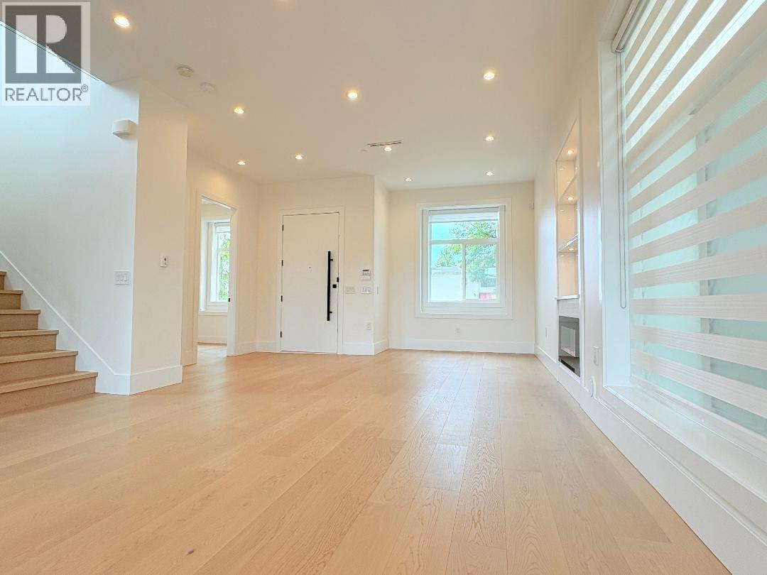 2026 E 32nd Avenue, Vancouver, British Columbia  V5N 3B8 - Photo 6 - R3124379