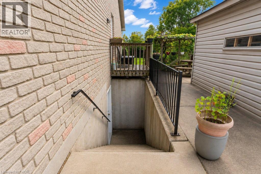 33 Maryvale Avenue, Dundas, Ontario  L9H 7P1 - Photo 28 - 40860564