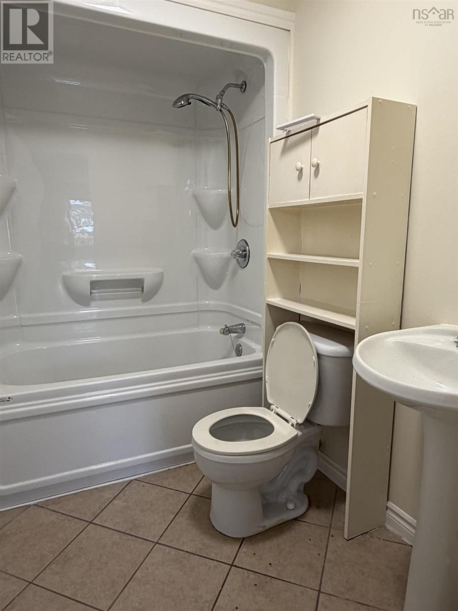 162 Upper Mclean Street, Glace Bay, Nova Scotia  B1A 2L3 - Photo 15 - 202622369
