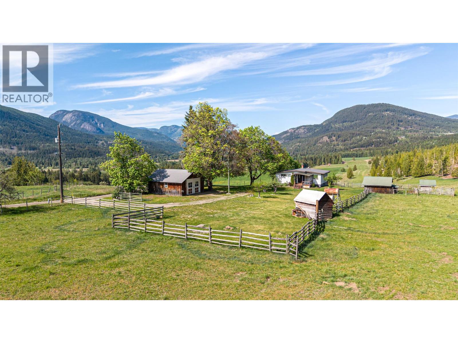 43 Sigalet Road, Lumby, British Columbia  V0E 2G6 - Photo 10 - 10399527