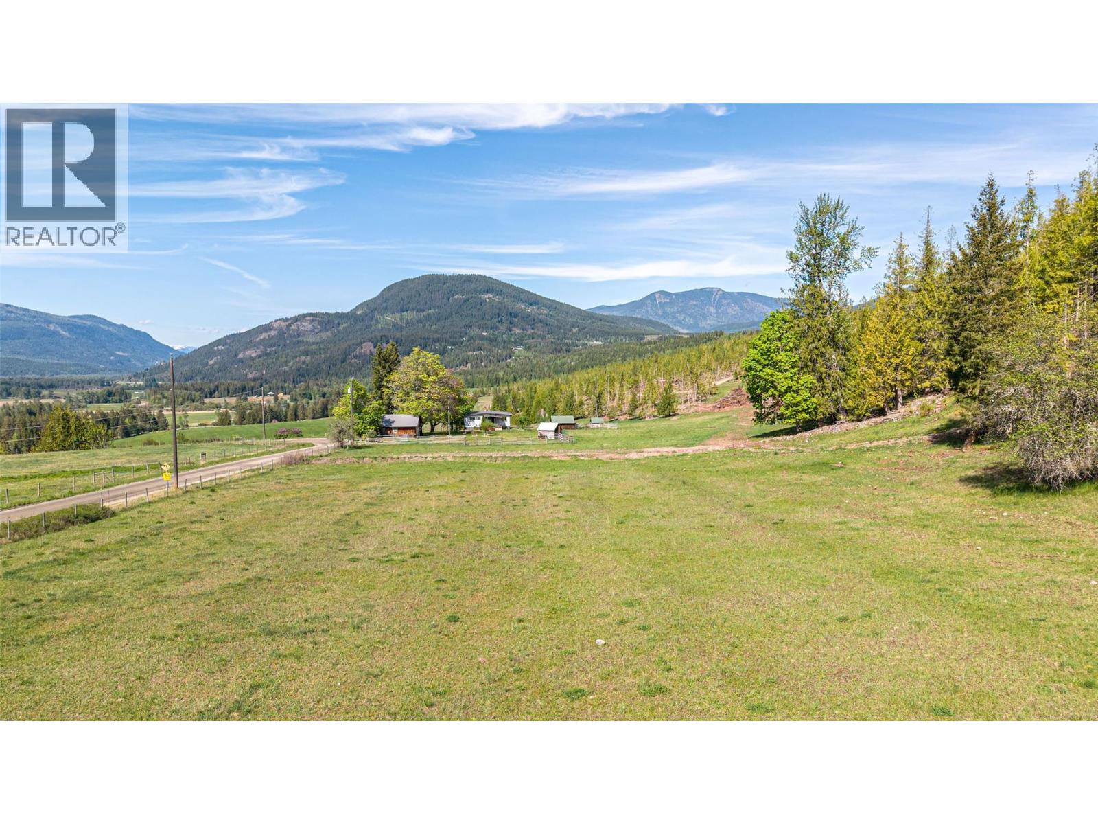 43 Sigalet Road, Lumby, British Columbia  V0E 2G6 - Photo 6 - 10399527