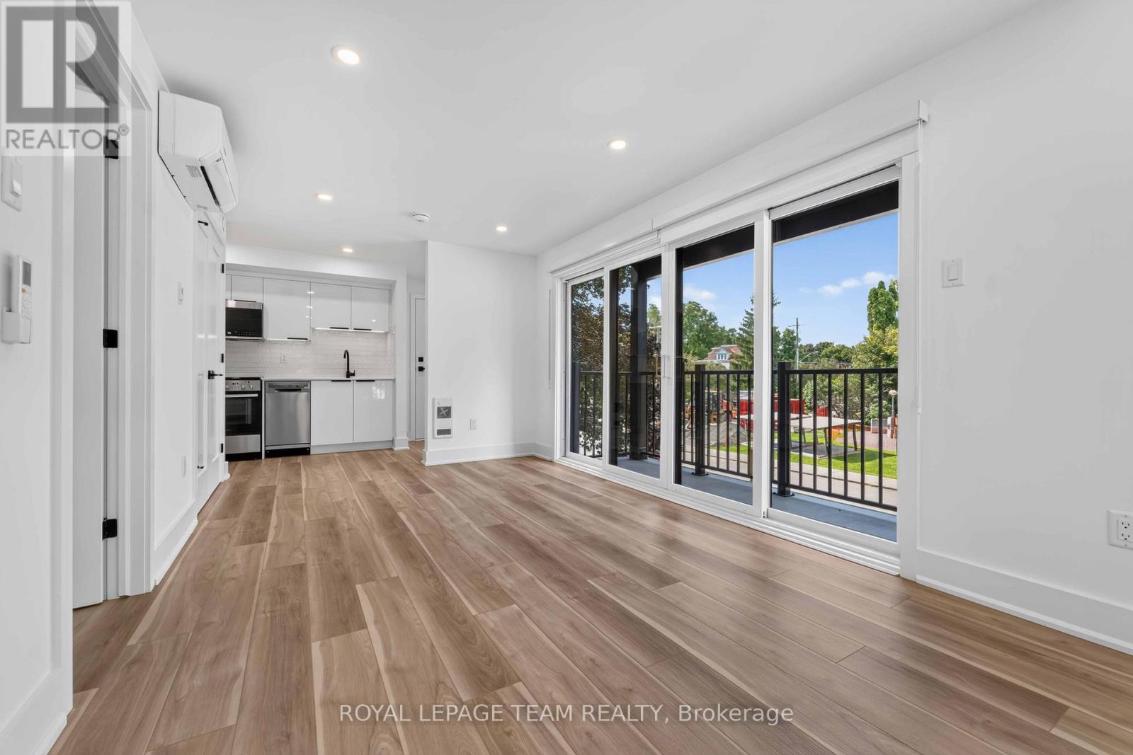 8 - 547 Melbourne Avenue, Ottawa, Ontario  K2A 1W7 - Photo 6 - X13746618