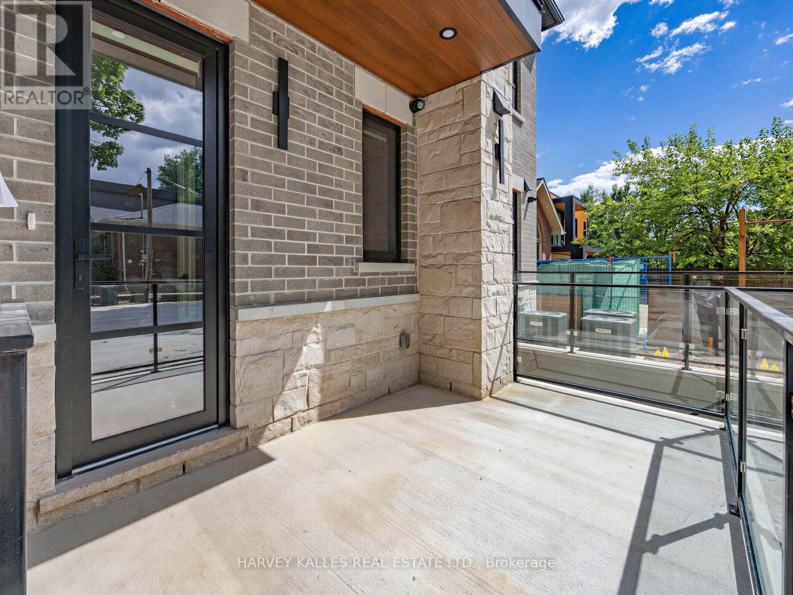 1 - 102 Shaver Avenue N, Toronto, Ontario  M9B 4N7 - Photo 13 - W13746502
