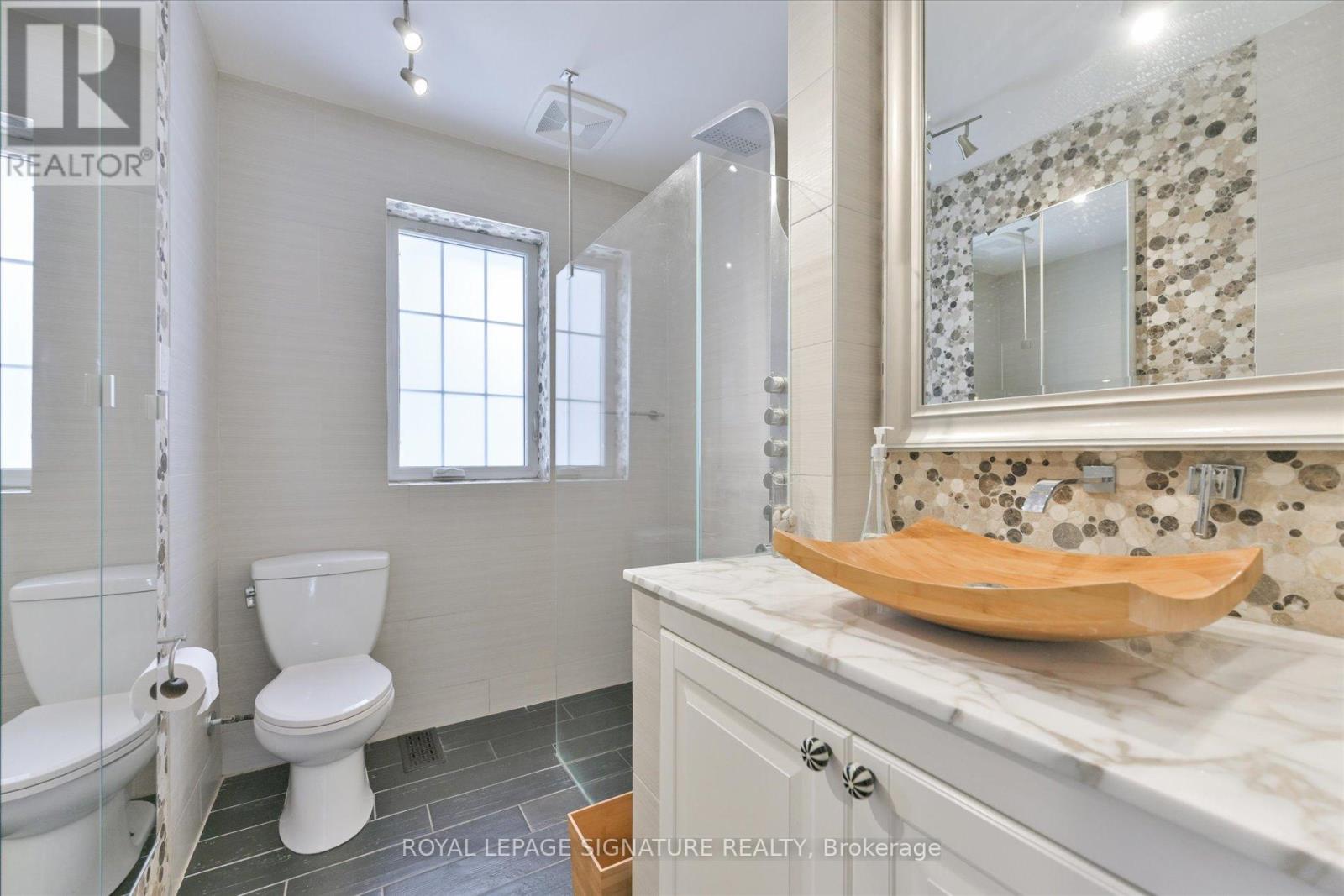 362 Silverthorn Avenue, Toronto, Ontario  M6M 3G8 - Photo 15 - W13746602