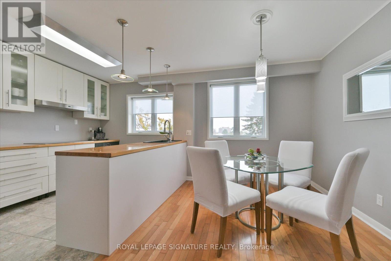 362 Silverthorn Avenue, Toronto, Ontario  M6M 3G8 - Photo 9 - W13746602