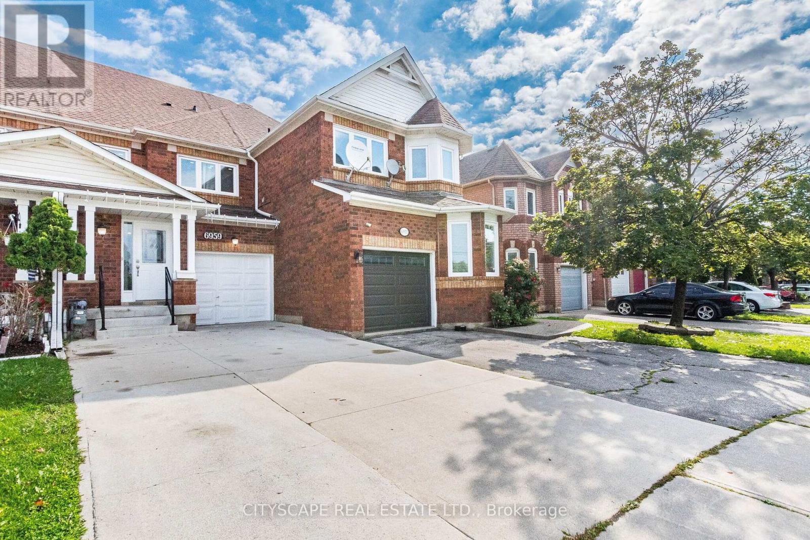 6959 Guardian Court, Mississauga, Ontario  L5N 7E3 - Photo 2 - W13746630