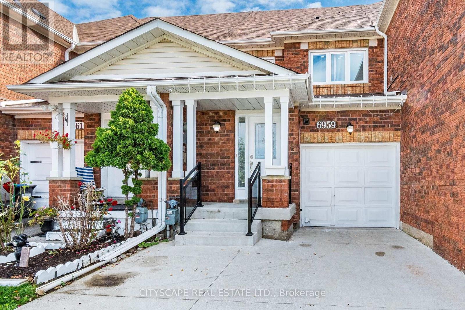 6959 Guardian Court, Mississauga, Ontario  L5N 7E3 - Photo 4 - W13746630
