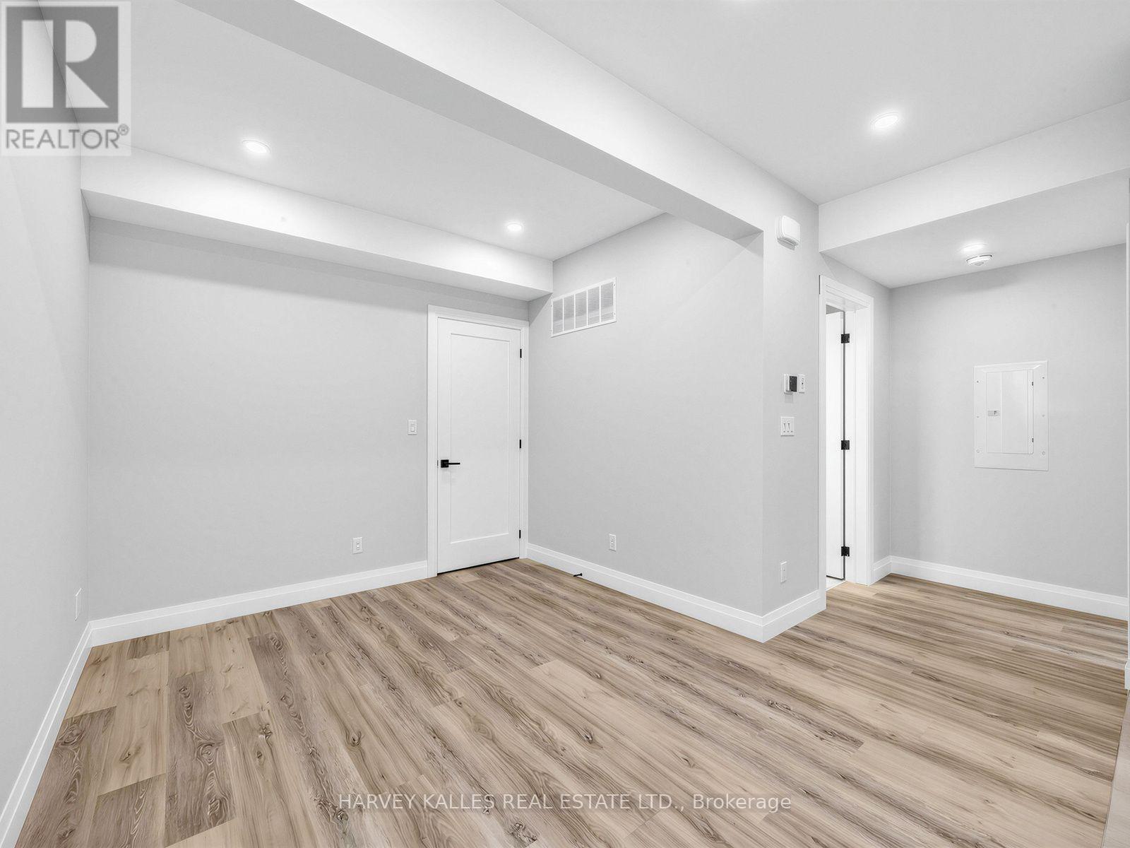 2 - 102 Shaver Avenue N, Toronto, Ontario M9B 4N7 - Photo 8 - W13746644