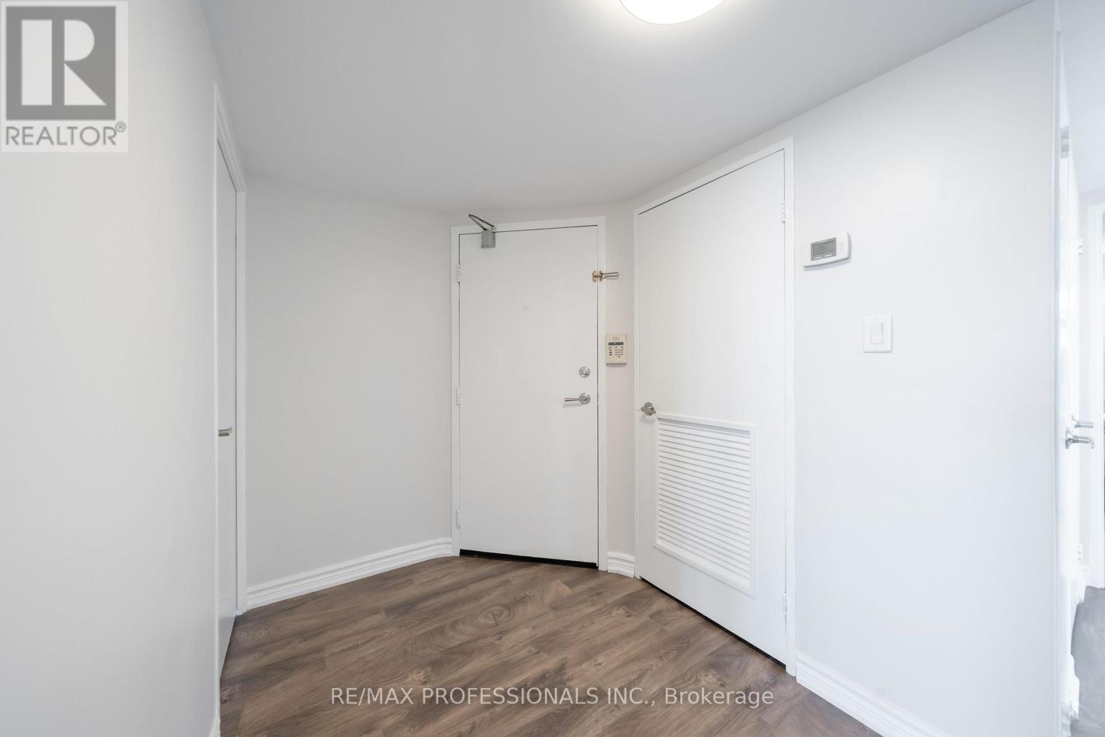 1204 - 1333 Bloor Street, Mississauga, Ontario  L4Y 3T6 - Photo 5 - W13746652