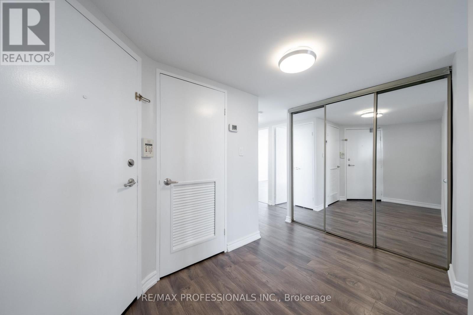 1204 - 1333 Bloor Street, Mississauga, Ontario  L4Y 3T6 - Photo 6 - W13746652