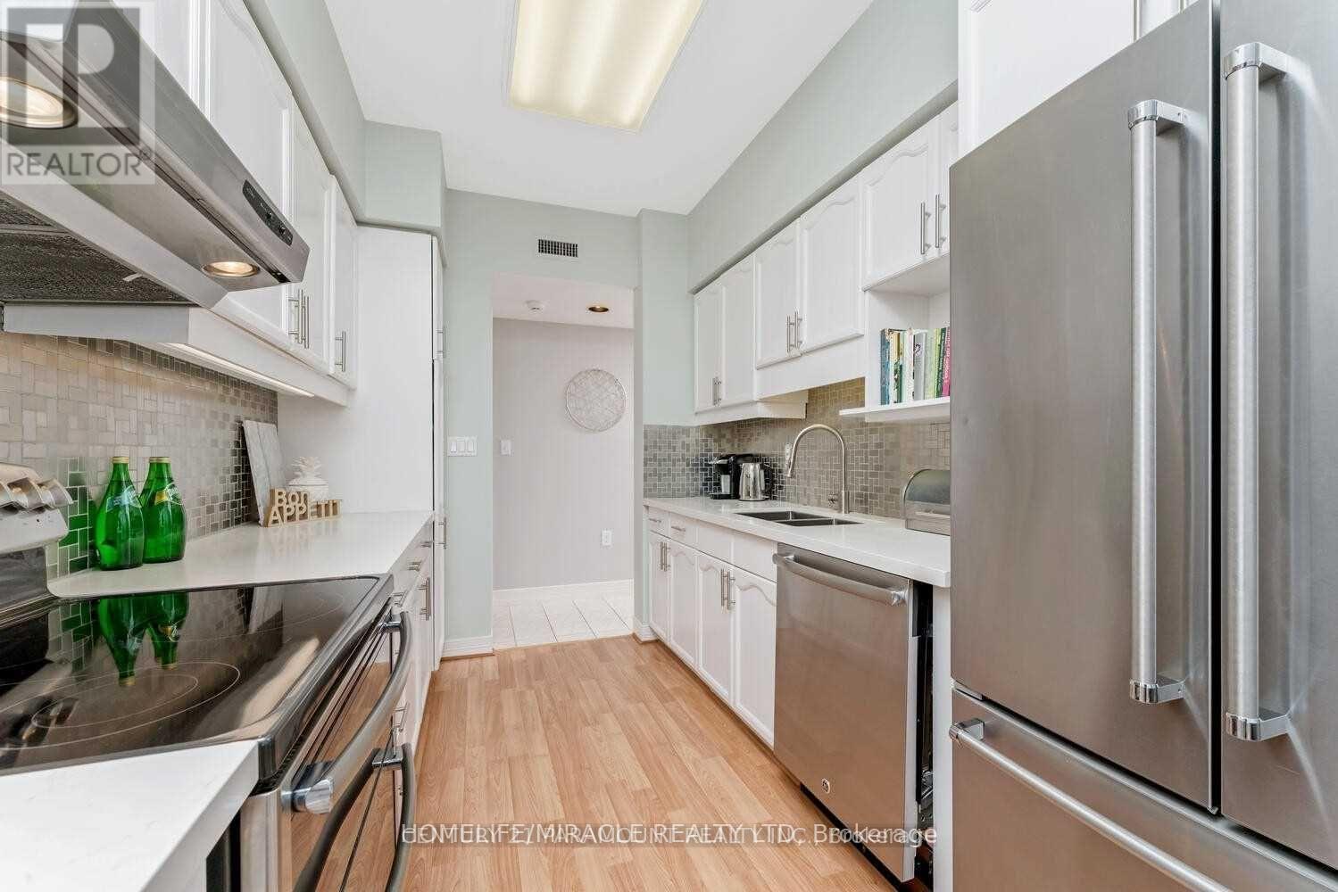 418 - 2199 Sixth Line, Oakville, Ontario  L6H 5V3 - Photo 3 - W13746654