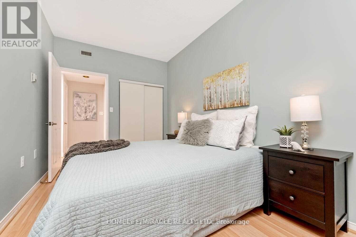 418 - 2199 Sixth Line, Oakville, Ontario  L6H 5V3 - Photo 6 - W13746654