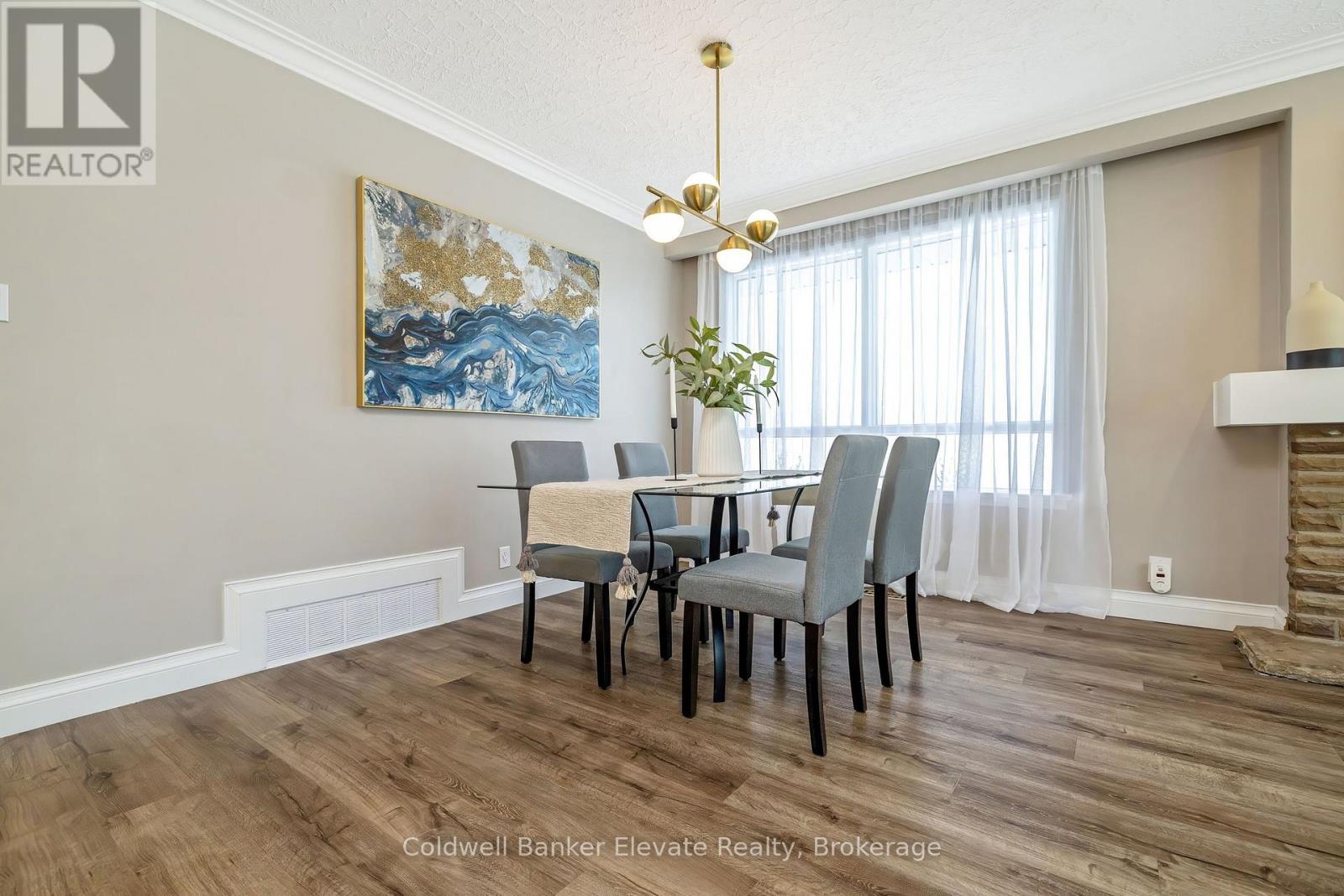 21 Market Street, Halton Hills, Ontario  L7G 3B9 - Photo 10 - W13746666