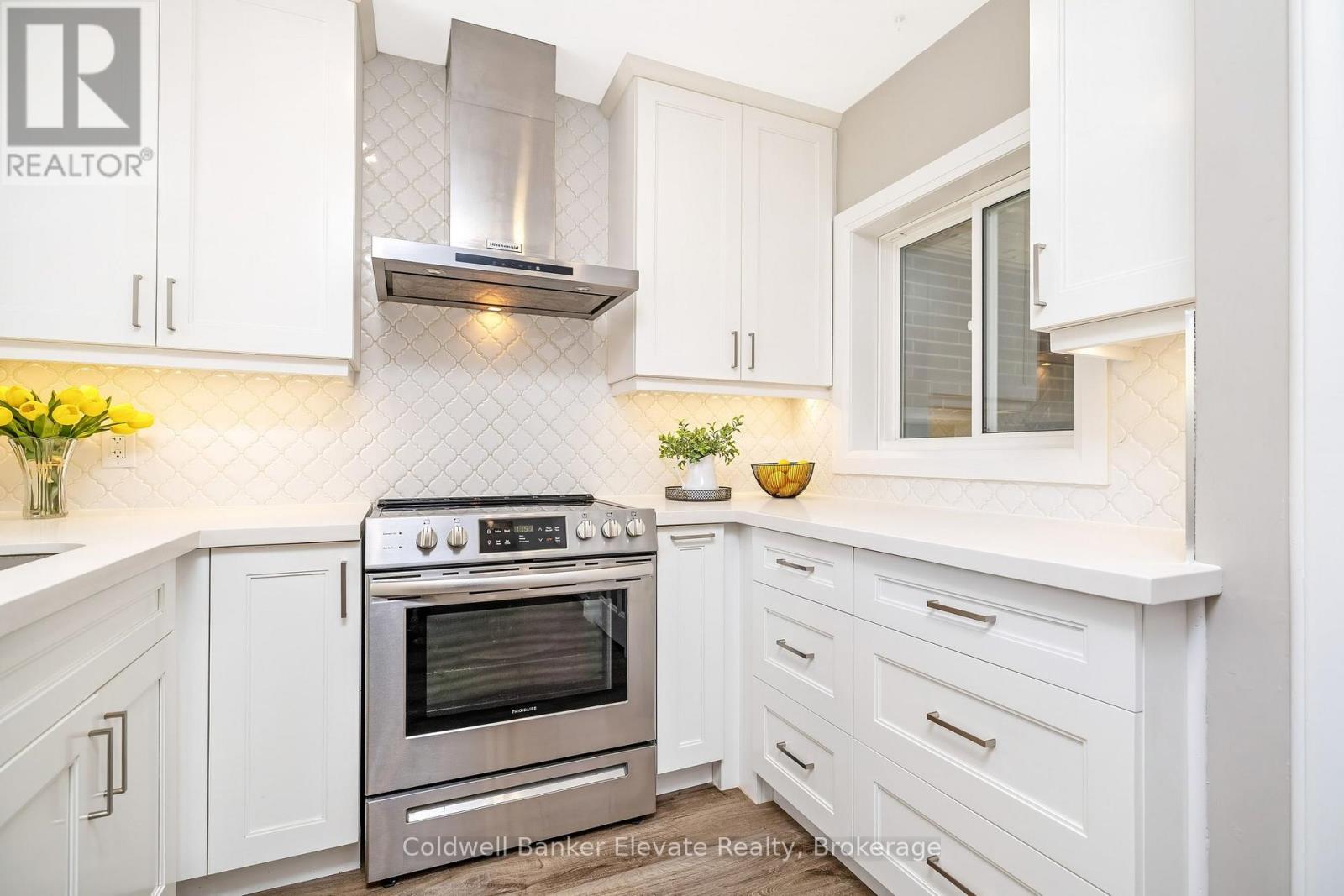21 Market Street, Halton Hills, Ontario  L7G 3B9 - Photo 13 - W13746666