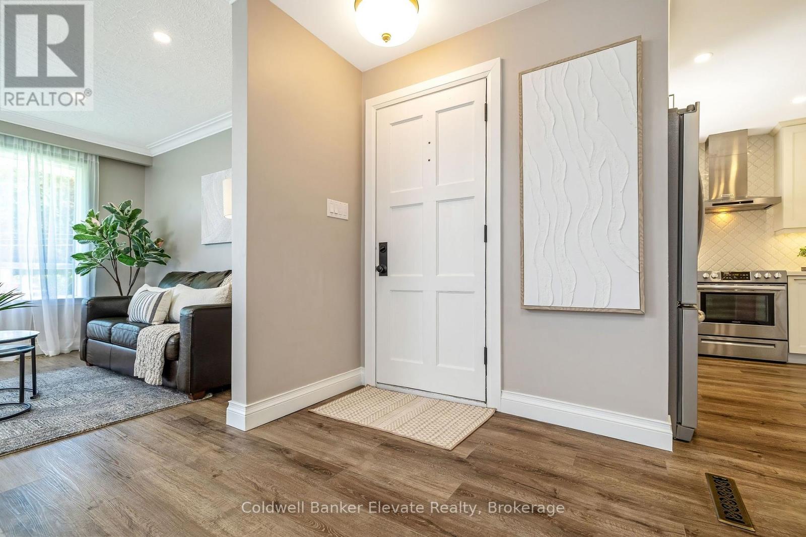 21 Market Street, Halton Hills, Ontario  L7G 3B9 - Photo 5 - W13746666