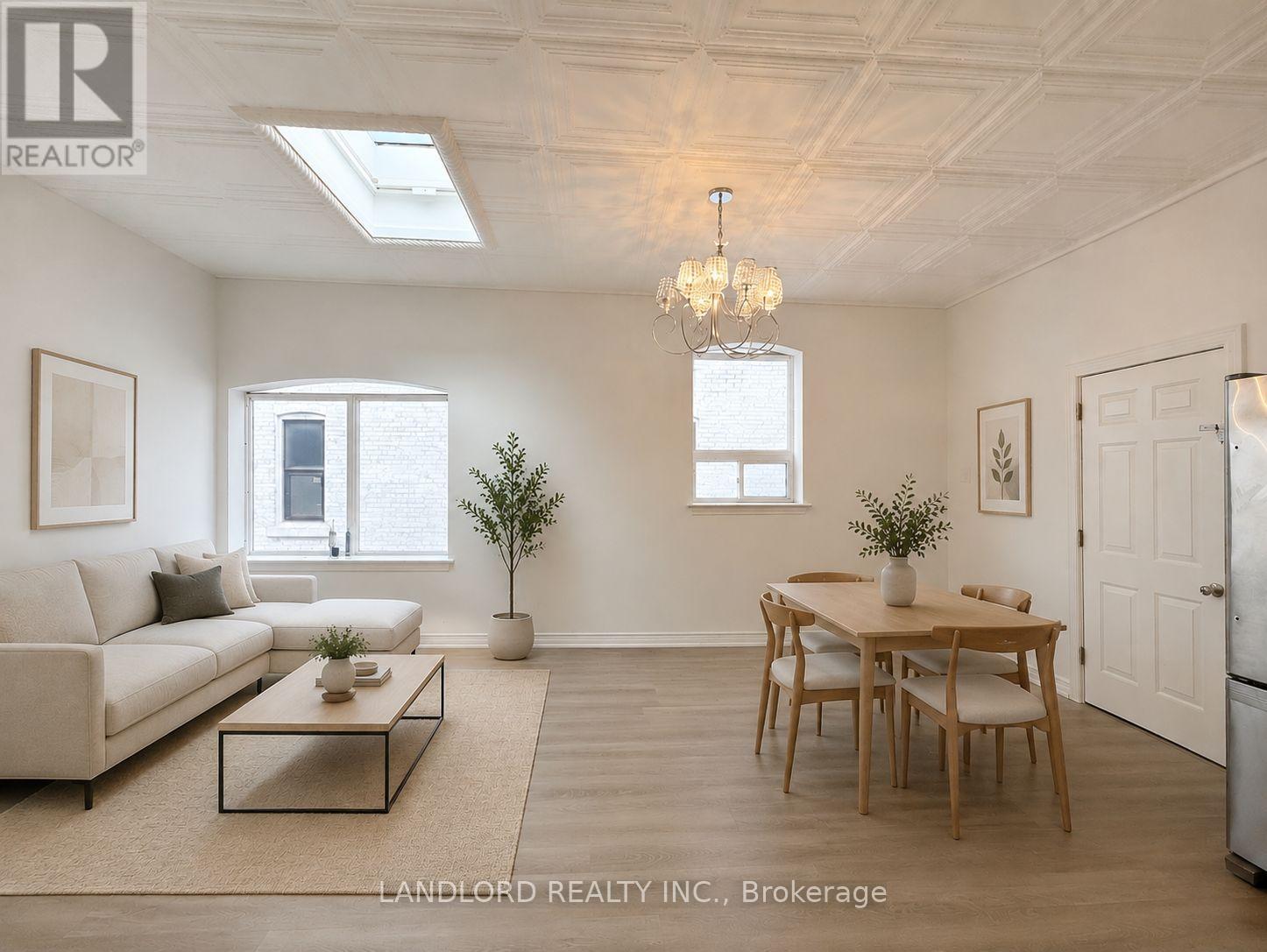 Upr. Fr - 385 Jane Street, Toronto, Ontario  M6S 3Z3 - Photo 1 - W13746686