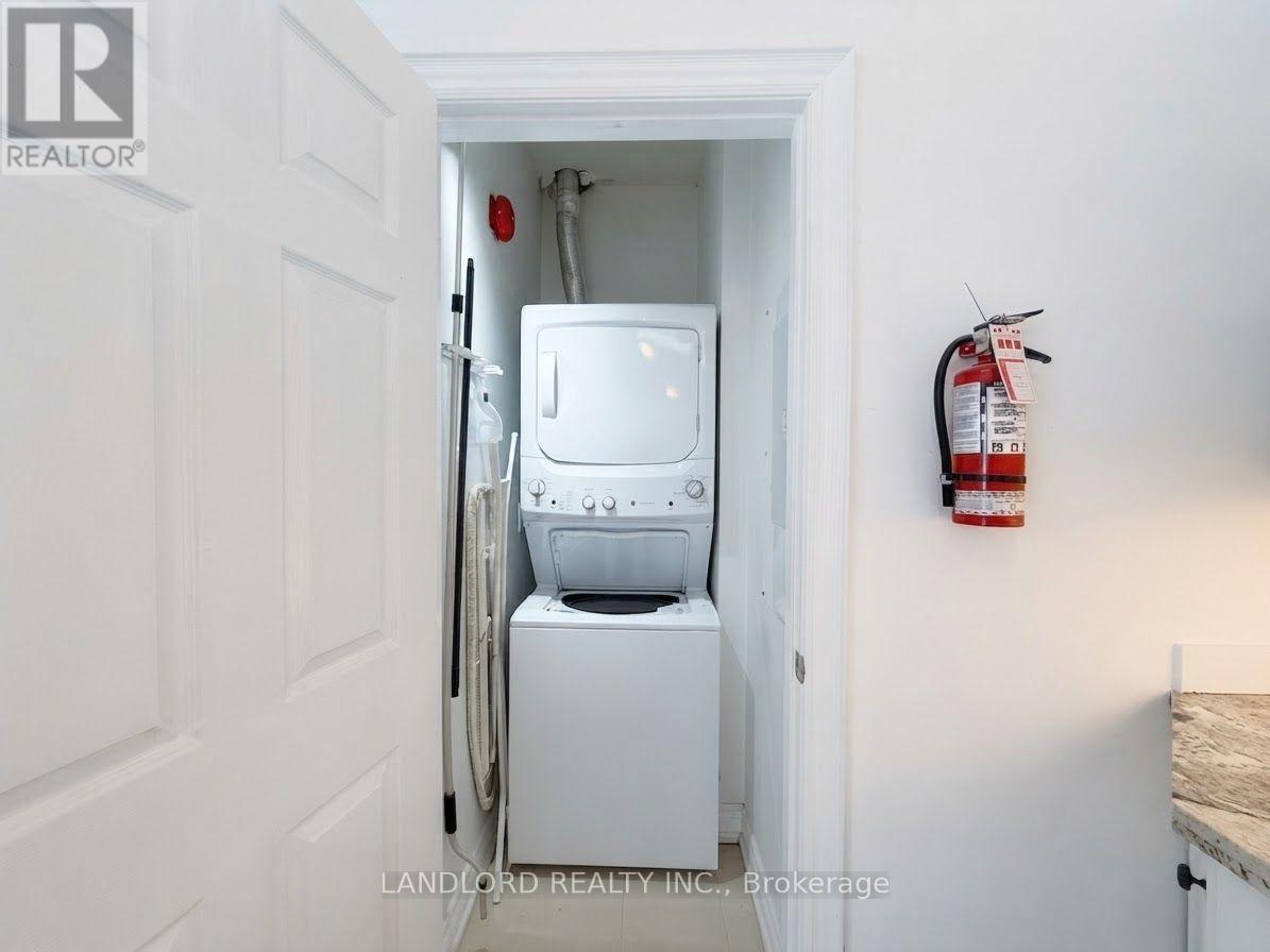 Upr. Fr - 385 Jane Street, Toronto, Ontario  M6S 3Z3 - Photo 10 - W13746686