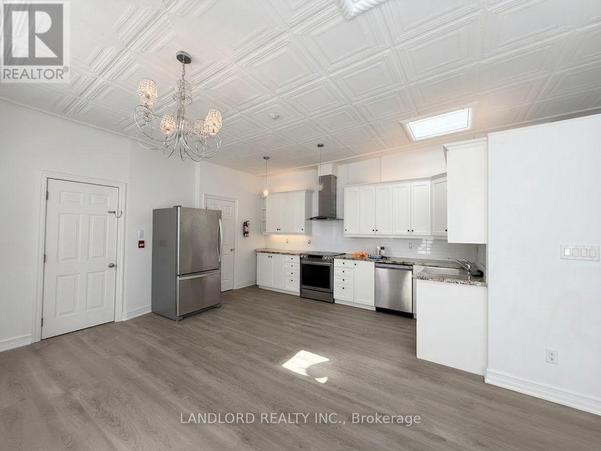 Upr. Fr - 385 Jane Street, Toronto, Ontario  M6S 3Z3 - Photo 2 - W13746686