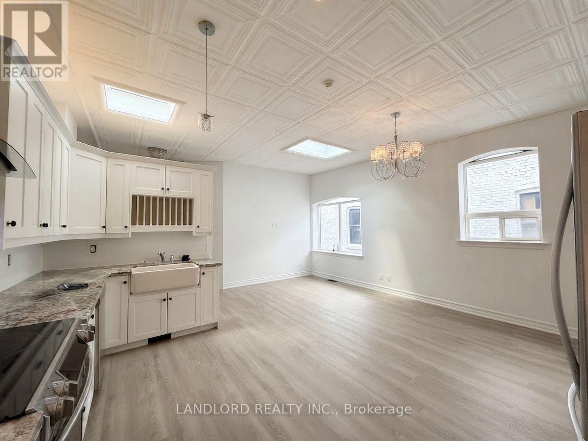 Upr. Fr - 385 Jane Street, Toronto, Ontario  M6S 3Z3 - Photo 7 - W13746686
