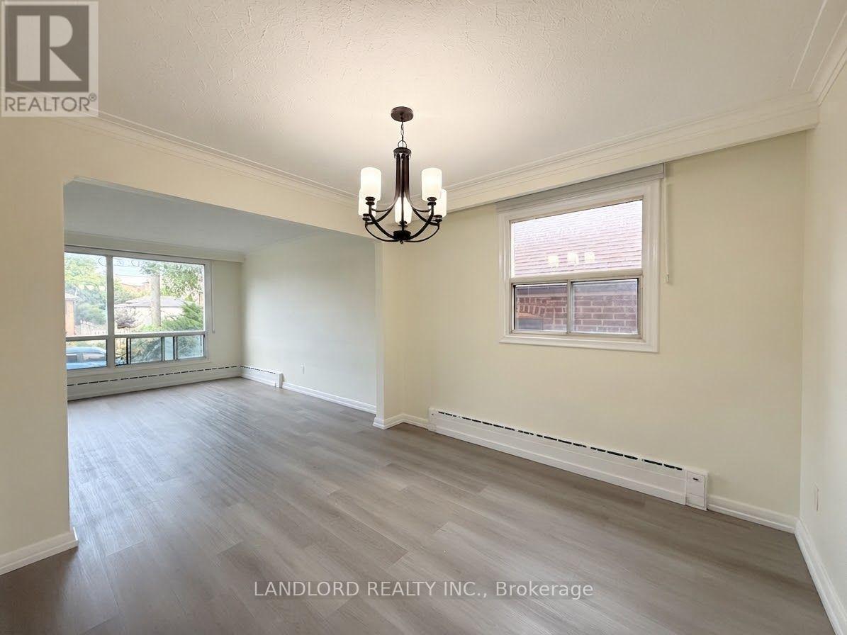 Main - 46 Montcalm Avenue, Toronto, Ontario  M6E 4N7 - Photo 10 - W13746692