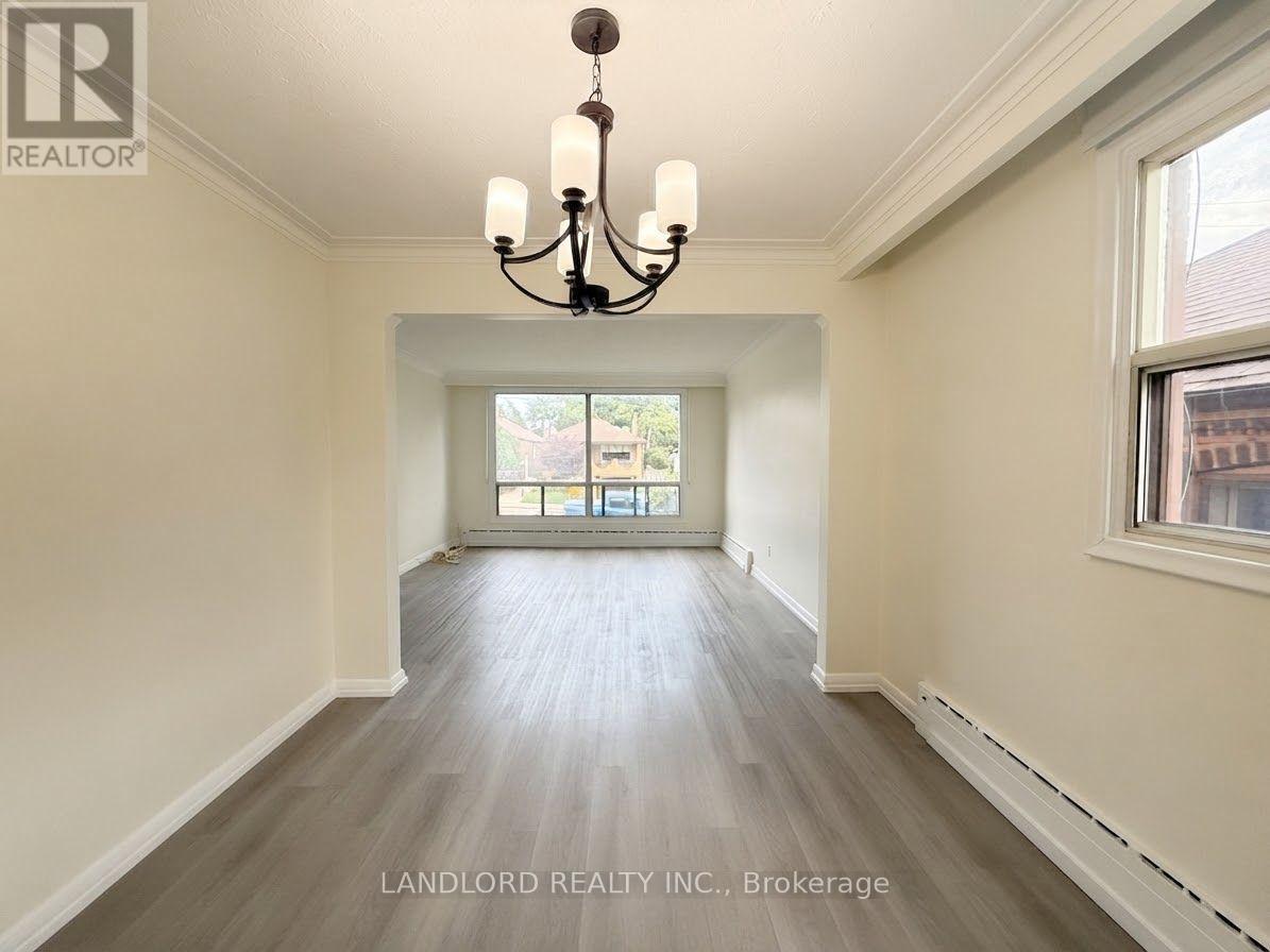 Main - 46 Montcalm Avenue, Toronto, Ontario  M6E 4N7 - Photo 11 - W13746692