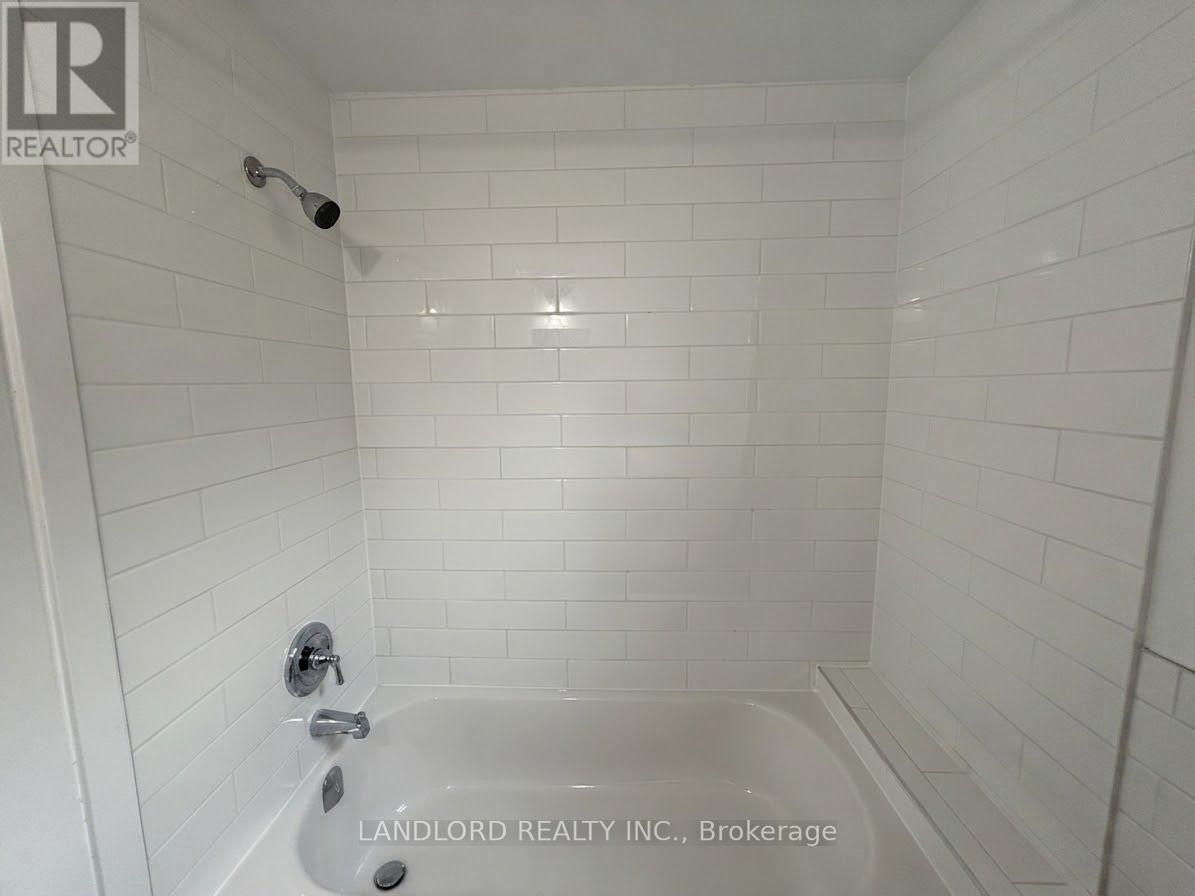 Main - 46 Montcalm Avenue, Toronto, Ontario  M6E 4N7 - Photo 13 - W13746692