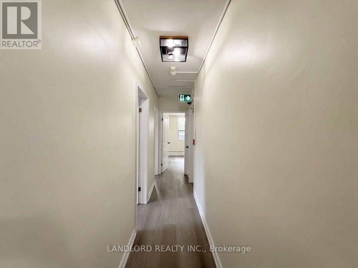 Main - 46 Montcalm Avenue, Toronto, Ontario  M6E 4N7 - Photo 15 - W13746692