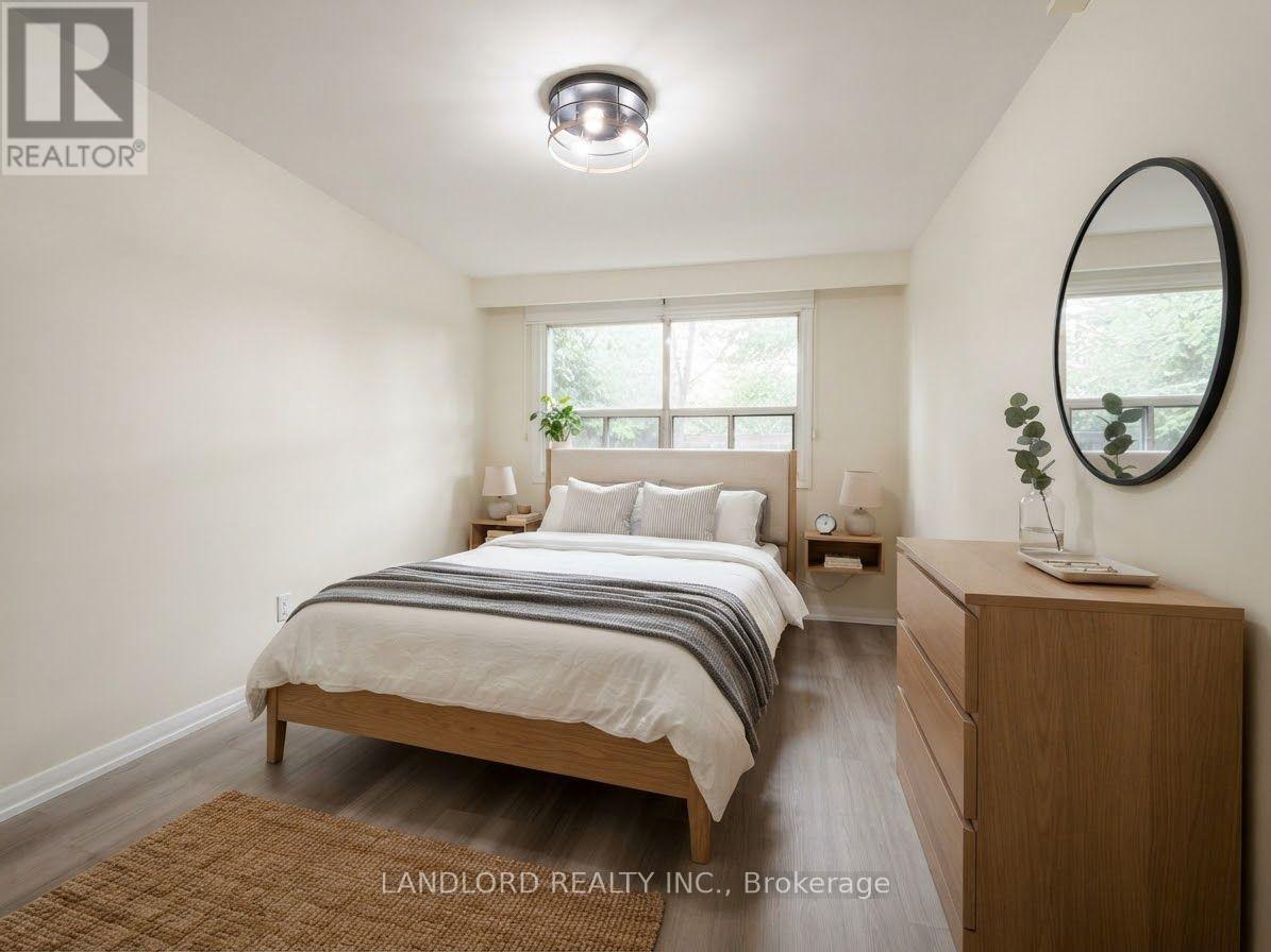 Main - 46 Montcalm Avenue, Toronto, Ontario  M6E 4N7 - Photo 17 - W13746692