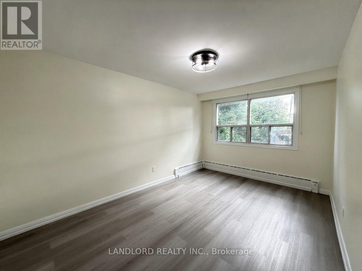 Main - 46 Montcalm Avenue, Toronto, Ontario  M6E 4N7 - Photo 18 - W13746692