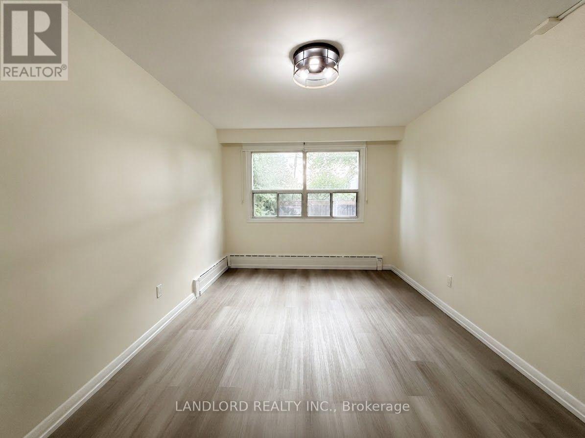 Main - 46 Montcalm Avenue, Toronto, Ontario  M6E 4N7 - Photo 19 - W13746692