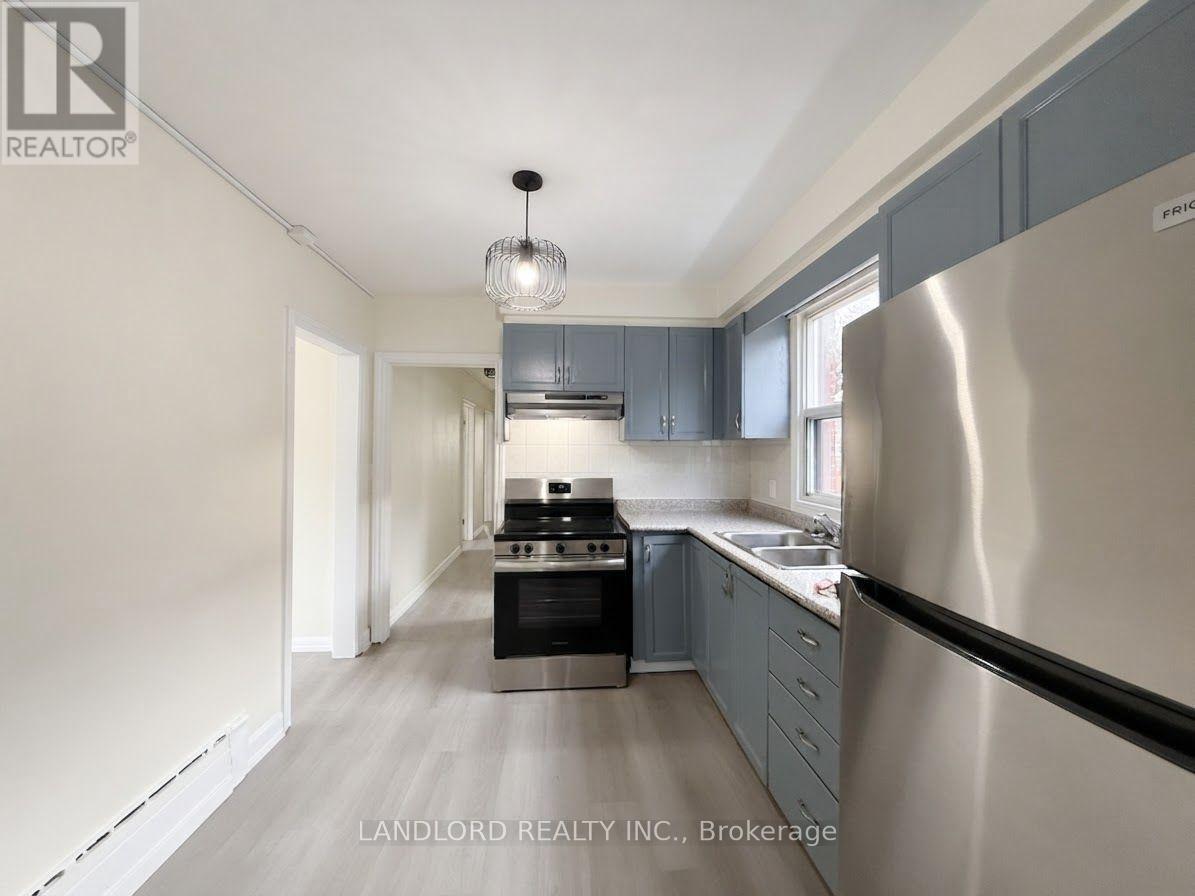 Main - 46 Montcalm Avenue, Toronto, Ontario  M6E 4N7 - Photo 2 - W13746692