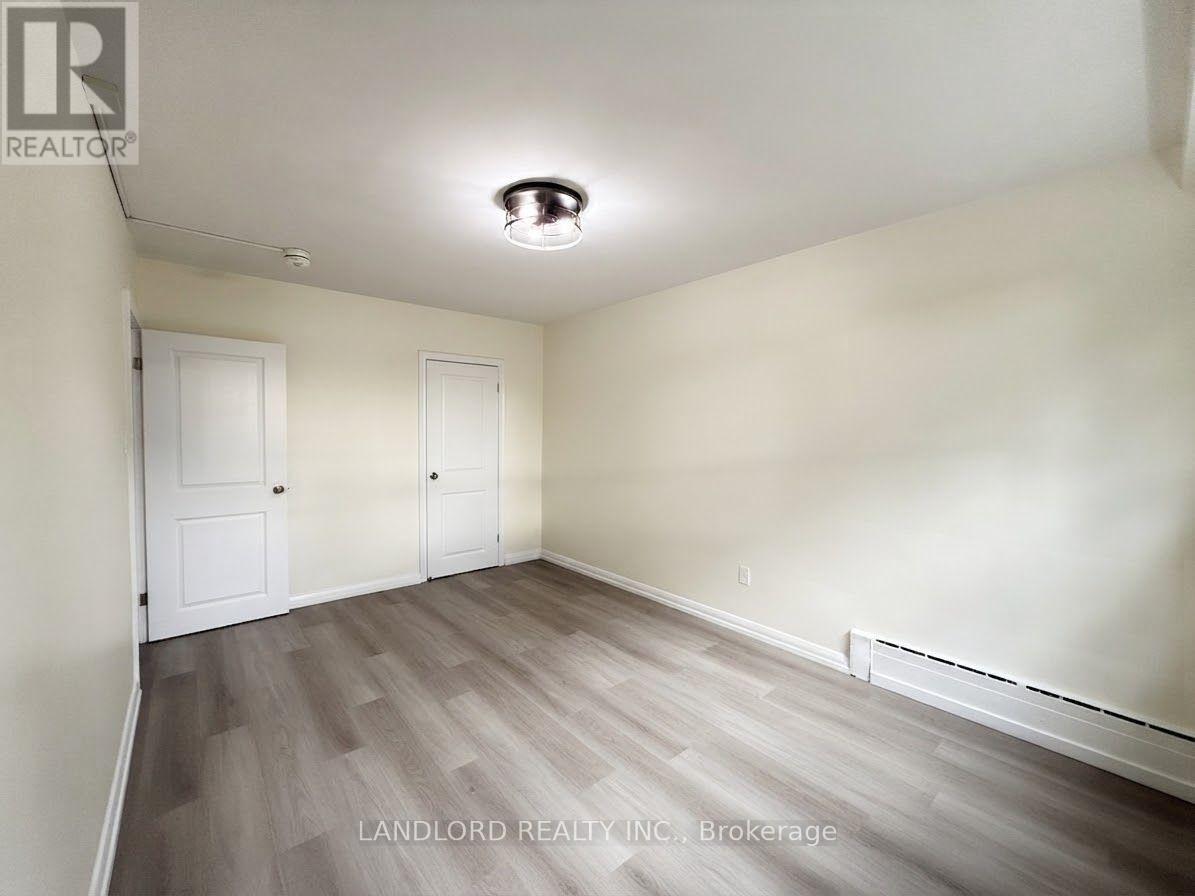 Main - 46 Montcalm Avenue, Toronto, Ontario  M6E 4N7 - Photo 20 - W13746692
