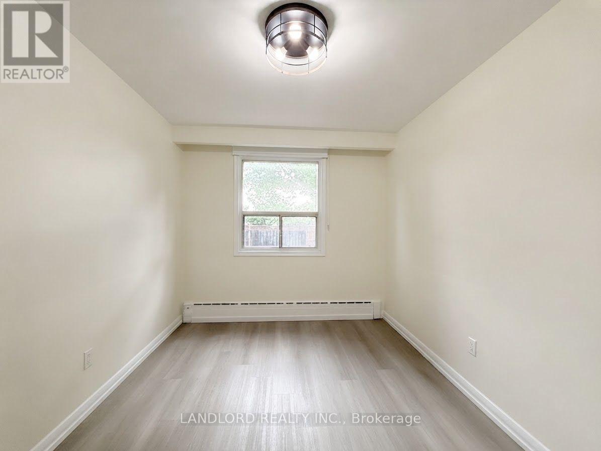 Main - 46 Montcalm Avenue, Toronto, Ontario  M6E 4N7 - Photo 22 - W13746692