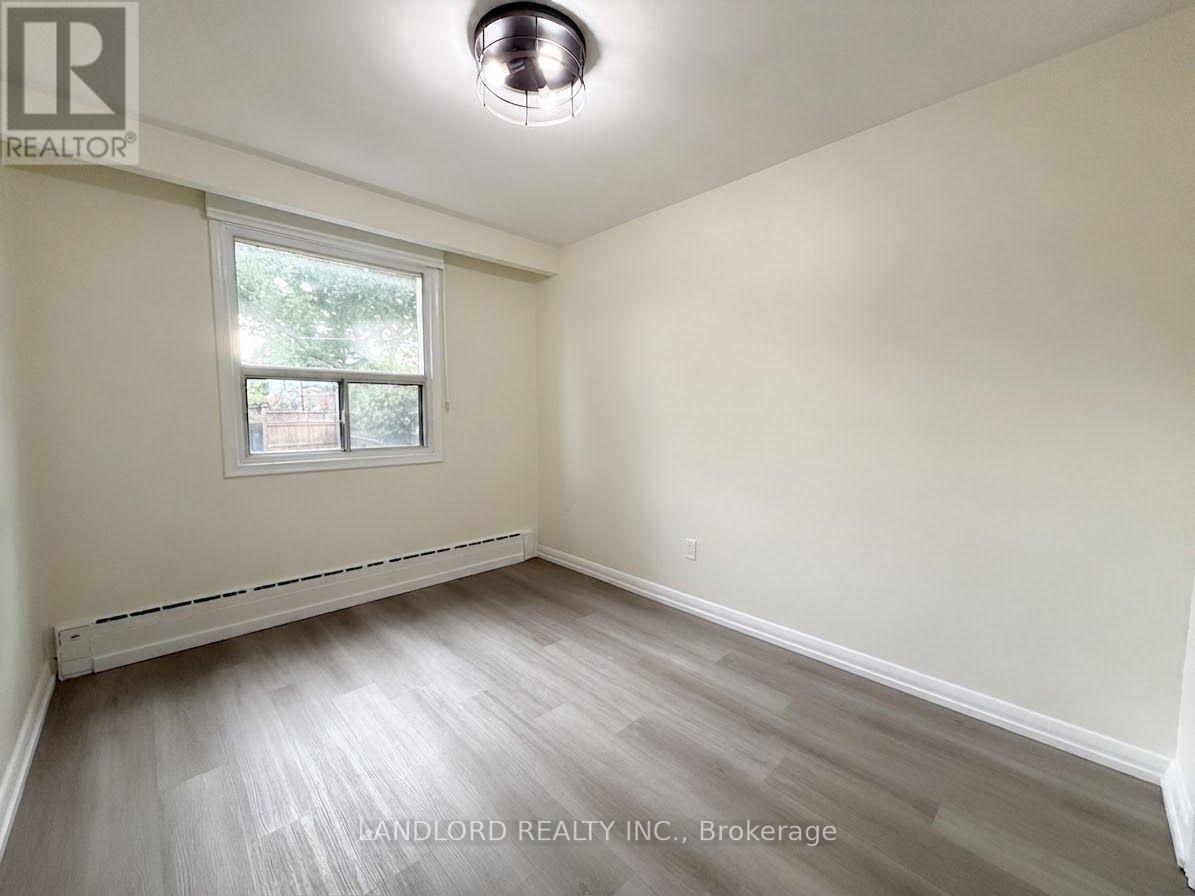 Main - 46 Montcalm Avenue, Toronto, Ontario  M6E 4N7 - Photo 23 - W13746692
