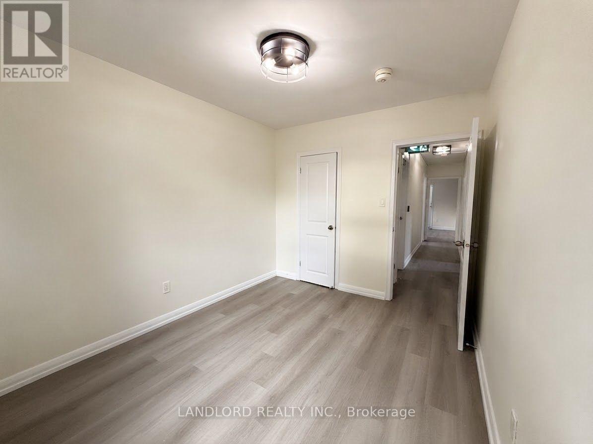Main - 46 Montcalm Avenue, Toronto, Ontario  M6E 4N7 - Photo 24 - W13746692