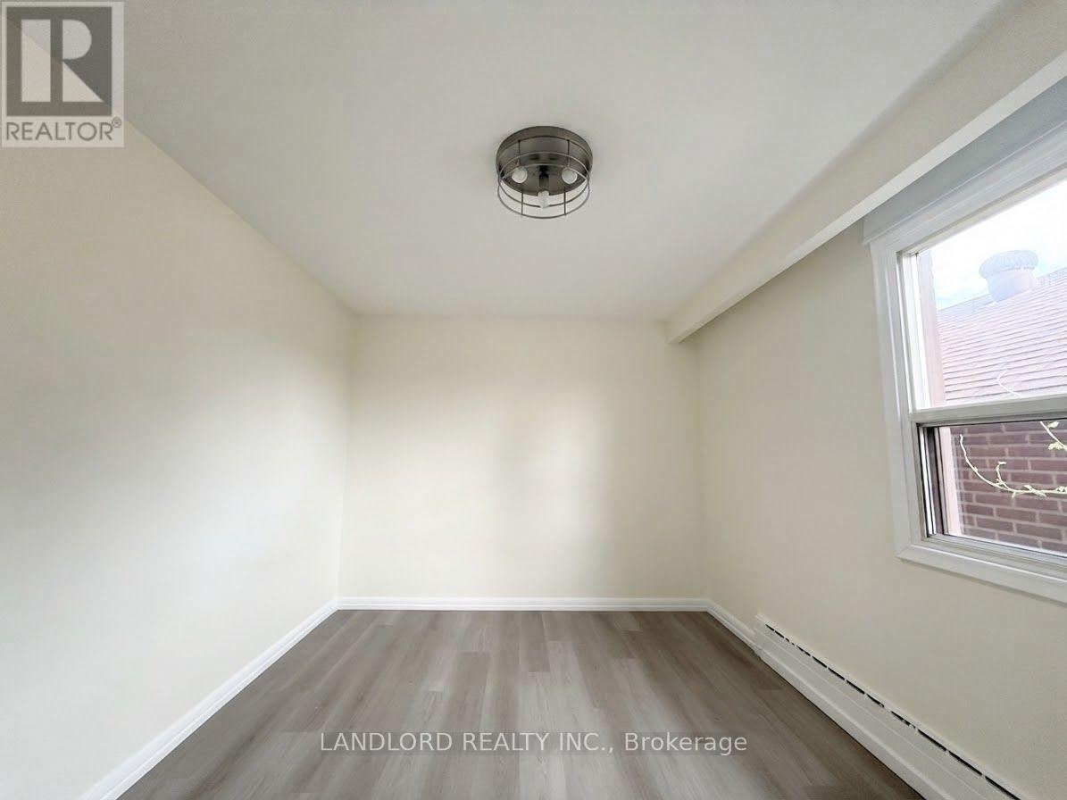 Main - 46 Montcalm Avenue, Toronto, Ontario  M6E 4N7 - Photo 26 - W13746692
