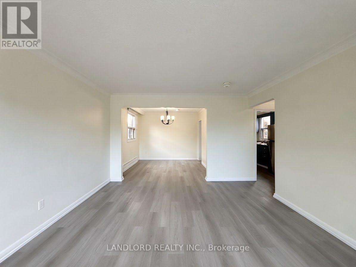Main - 46 Montcalm Avenue, Toronto, Ontario  M6E 4N7 - Photo 7 - W13746692