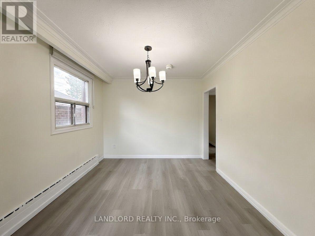Main - 46 Montcalm Avenue, Toronto, Ontario  M6E 4N7 - Photo 9 - W13746692