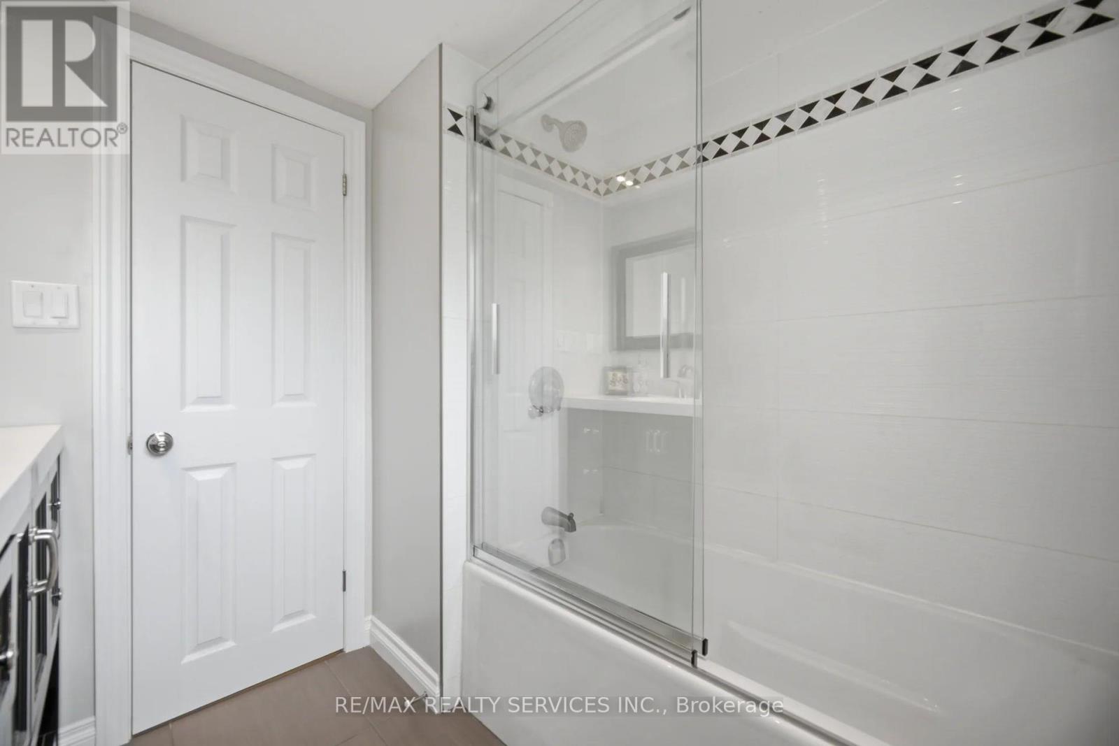43 Melville Crescent, Brampton, Ontario  L6W 2S3 - Photo 23 - W13743404