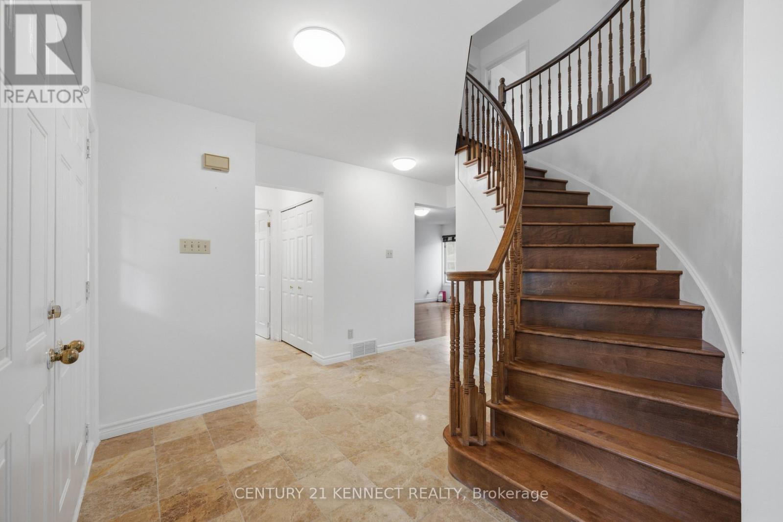 848 Fairlawn Avenue, Ottawa, Ontario  K2A 4C2 - Photo 5 - X13242322