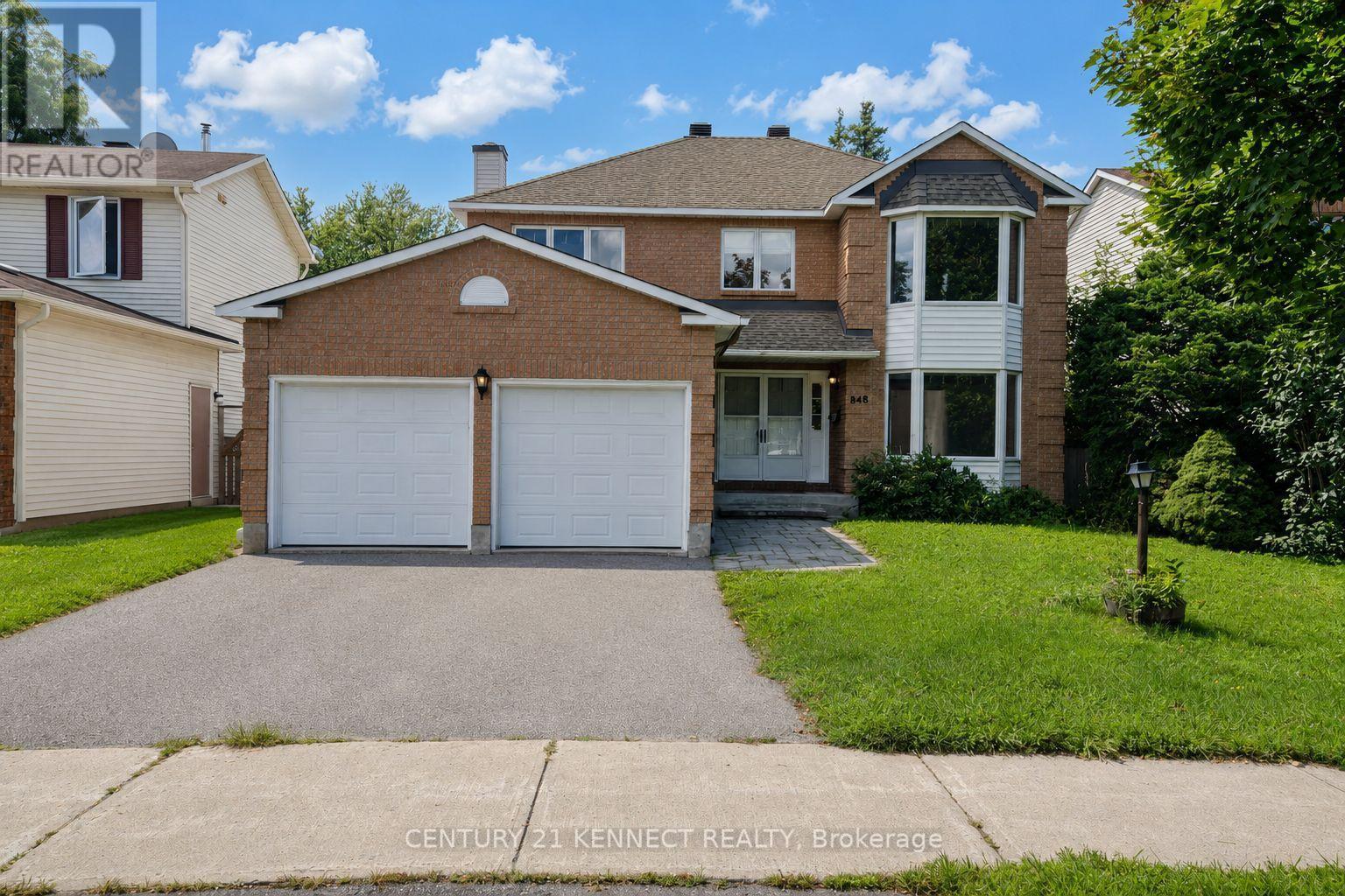 848 FAIRLAWN AVENUE, Ottawa, Ontario