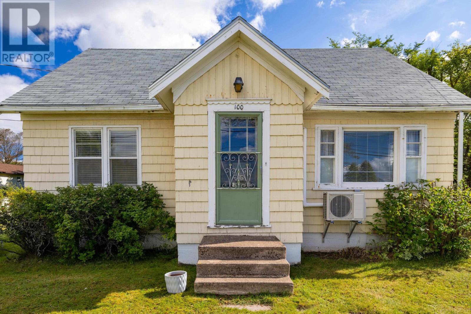 100 Mount Edward Road, Charlottetown, Prince Edward Island C1A 5S7 - Photo 5 - 202622406