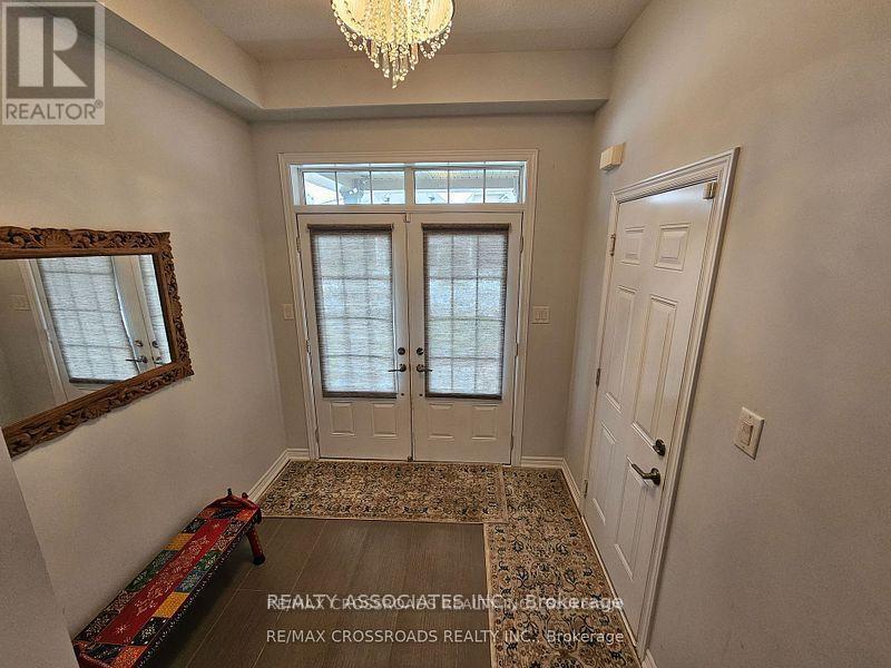 35 Cutts Crescent, Hamilton, Ontario  L0R 1C0 - Photo 2 - X13746562
