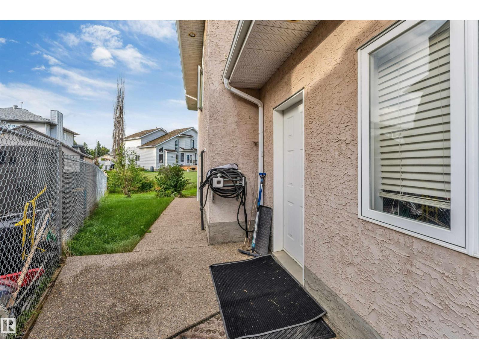 15816 64 St NW, Edmonton, Alberta T5Y 2P1 - Photo 4 - E4507153