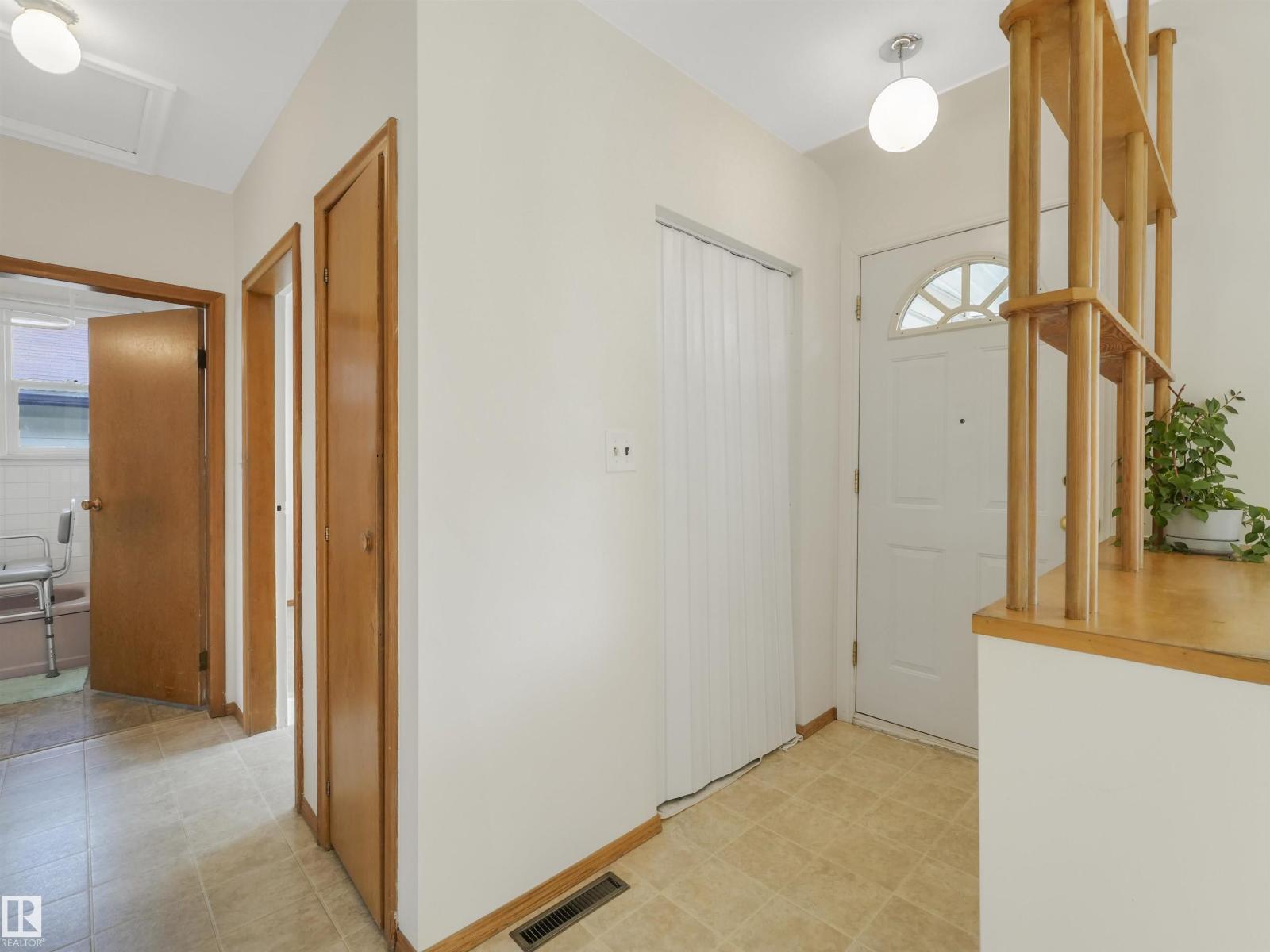 12614 69 St NW, Edmonton, Alberta  T5C 0G8 - Photo 5 - E4507157