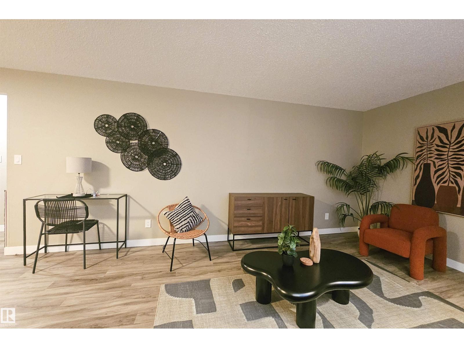 4203 83 St Nw, Edmonton, Alberta  T6K 1C8 - Photo 6 - E4507158