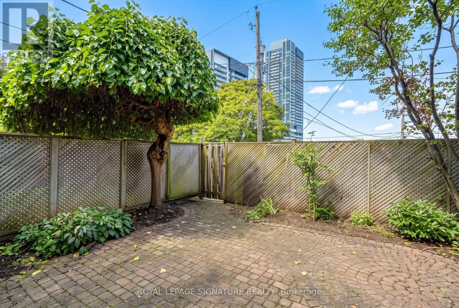 16 Burdock Lane, Toronto, Ontario  M3C 2G5 - Photo 46 - C13743190