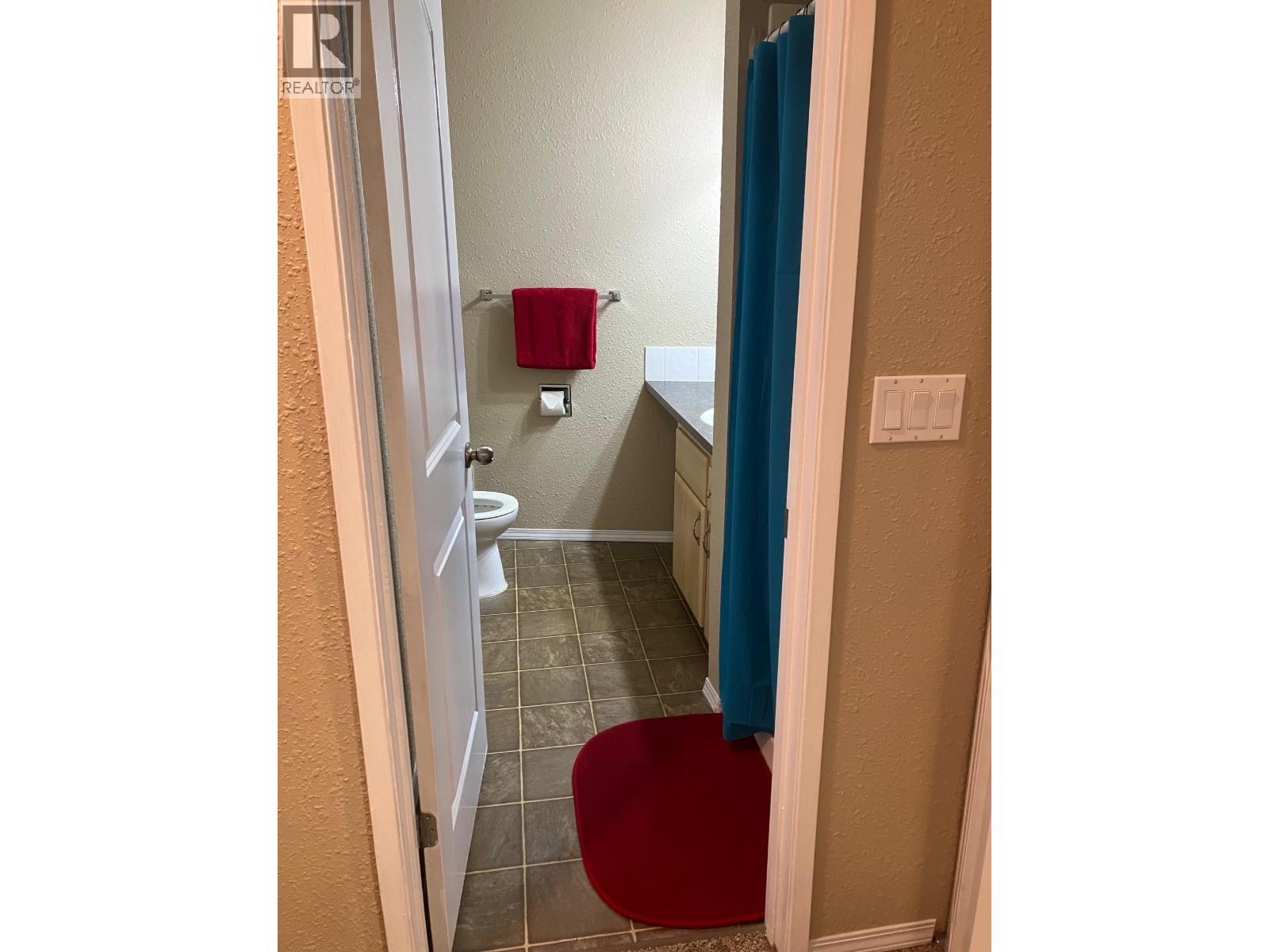 555 Dalgleish Drive Unit# 401, Kamloops, British Columbia V2C 6C7 - Photo 4 - 10399876